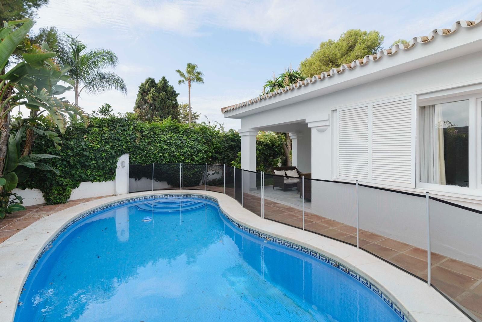 Piscina de Casa o xalet de lloguer en Marbella amb Jardí privat, Terrassa i Piscina