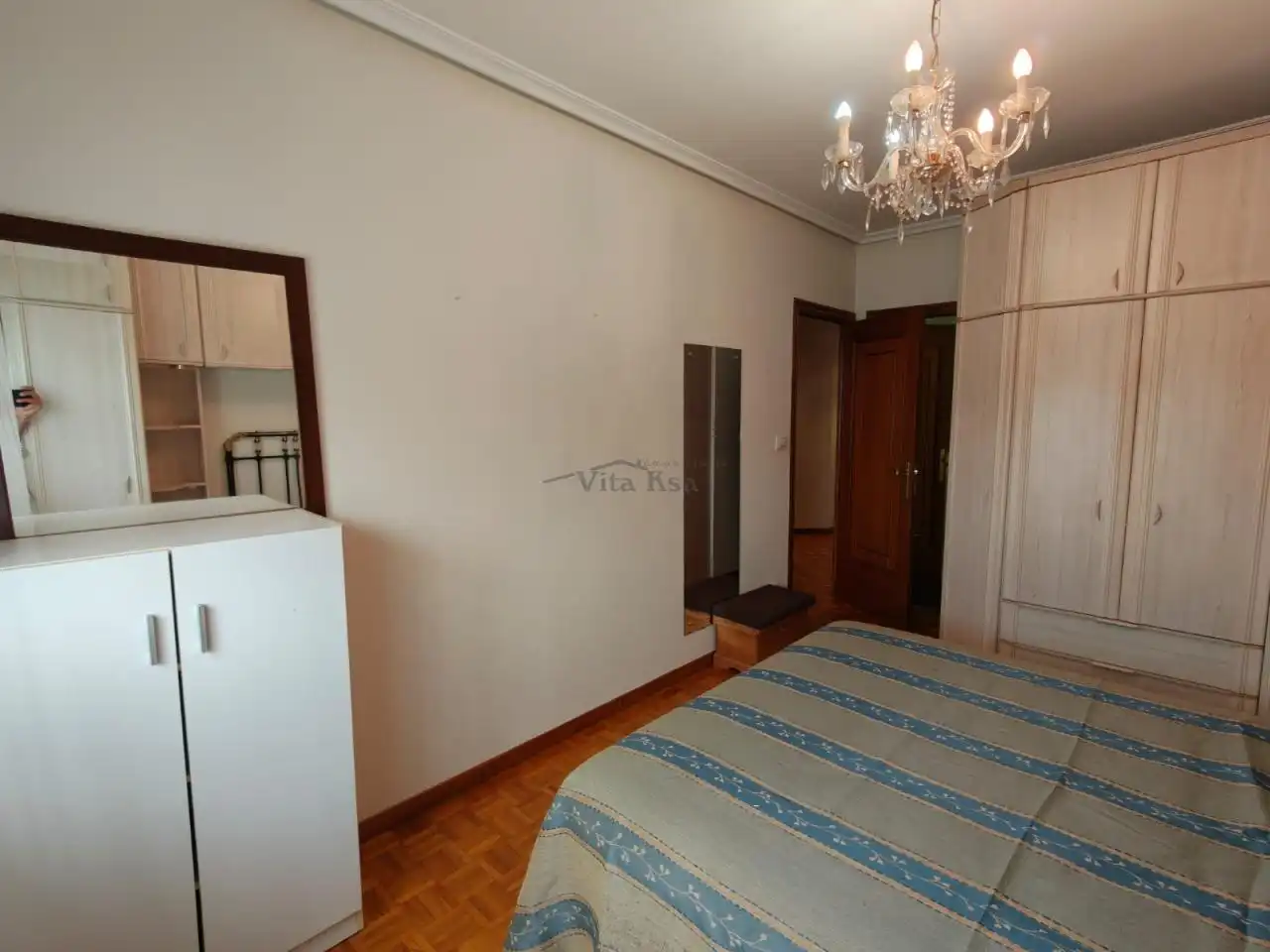 Bedroom of Flat for rent in Ourense Capital   with Heating, Parquet flooring and Furnished