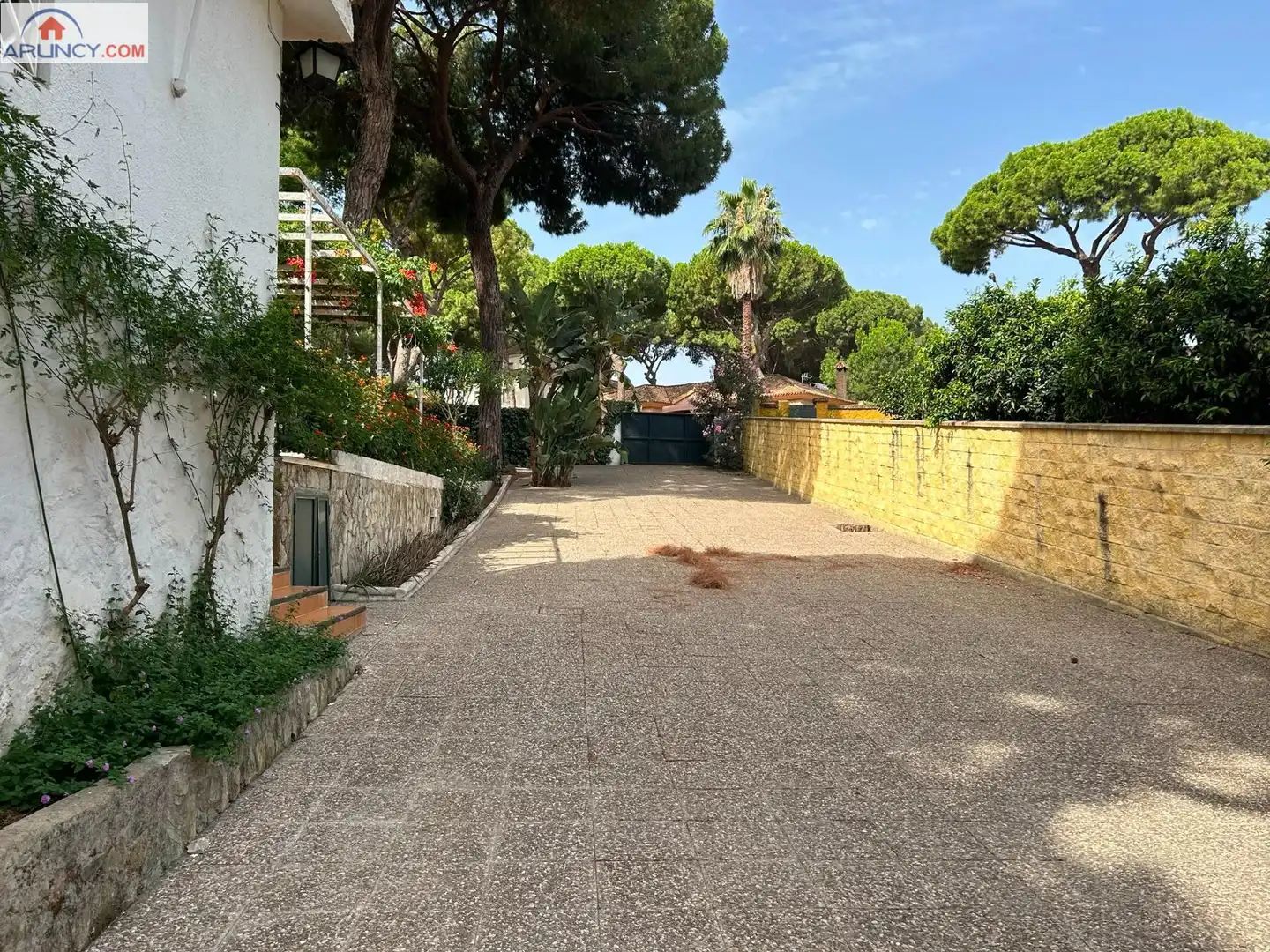 Parking of Houses for rent in Alcalá de Guadaira  with Air Conditioner, Private garden and Terrace