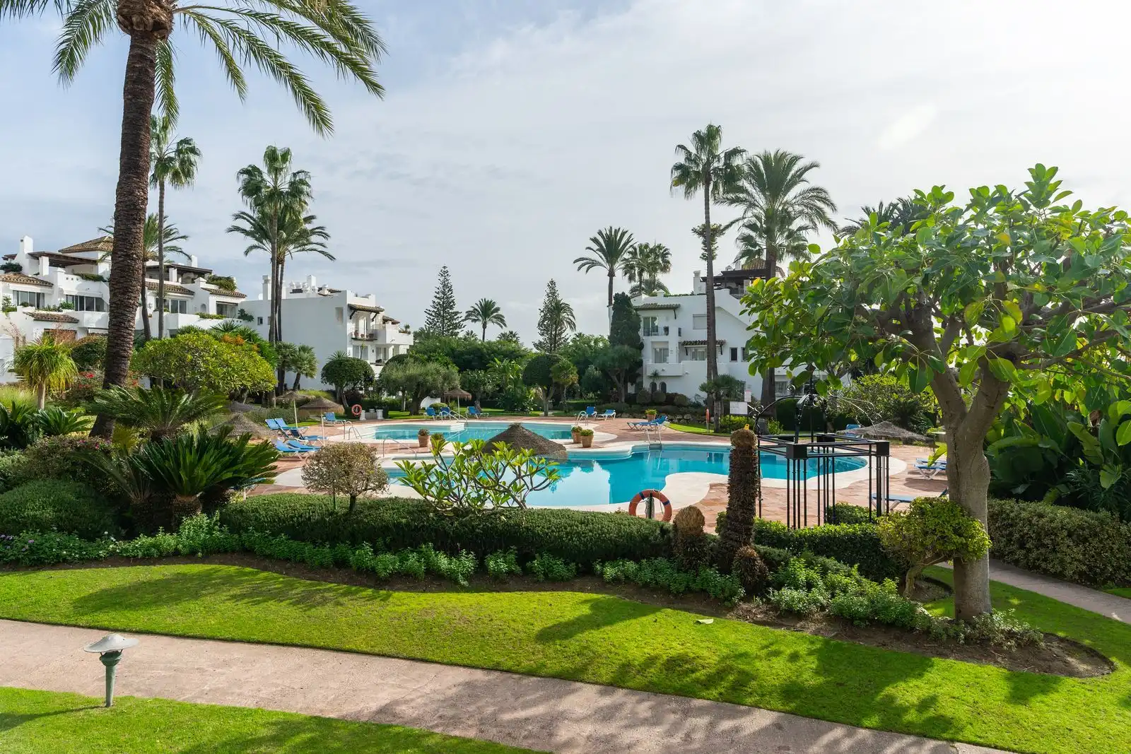 Jardí de Apartament en venda en Estepona amb Terrassa, Traster i Moblat
