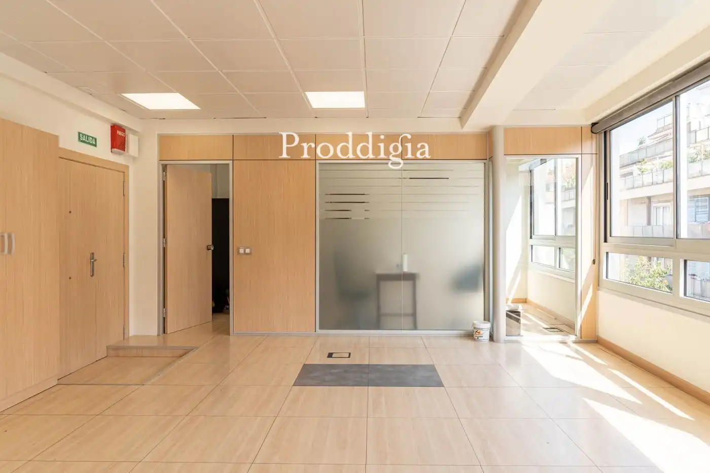 Office for rent in Barcelona  with Air Conditioner and Terrace