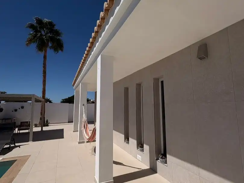 Vista exterior de Casa o chalet en venta en Almería con Aire acondicionado, Calefacción y Jardín privado