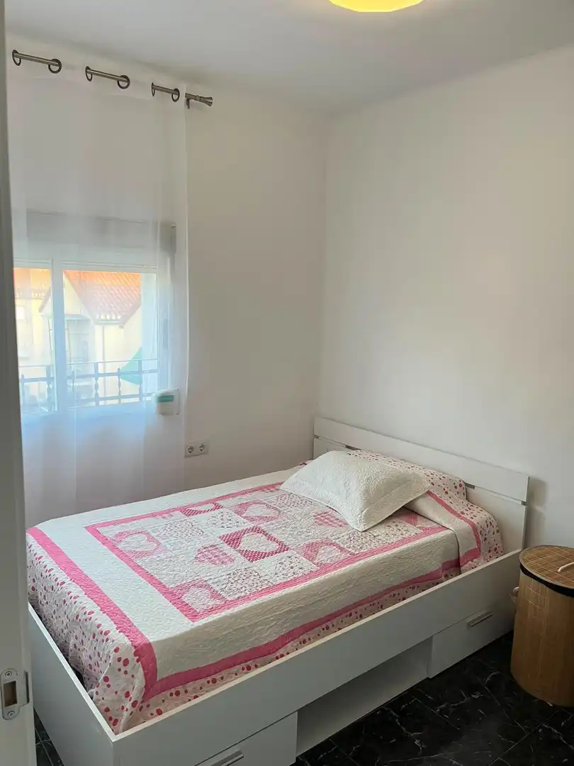 Schlafzimmer von Wohnung zur Miete in Granada