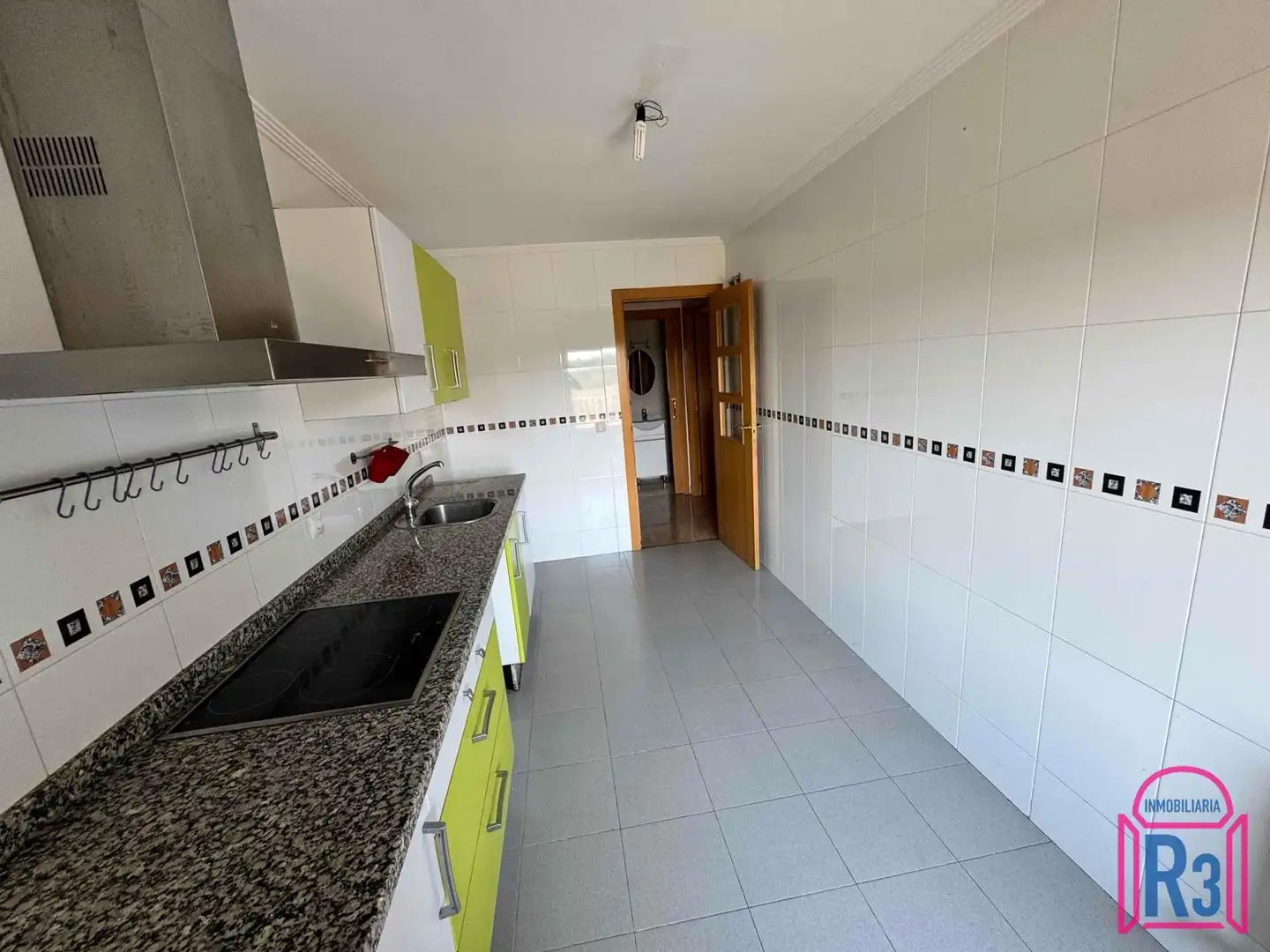 Cocina de Dúplex en venta en Valverde de la Virgen con Calefacción, Terraza y Trastero