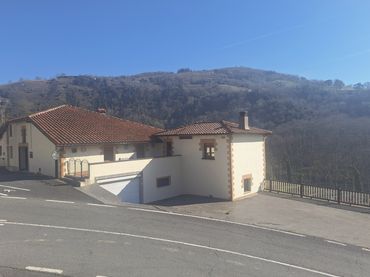 Landhaus mit Balkon zum Verkauf in Aizarnazabal Hirialdea Gunea 5