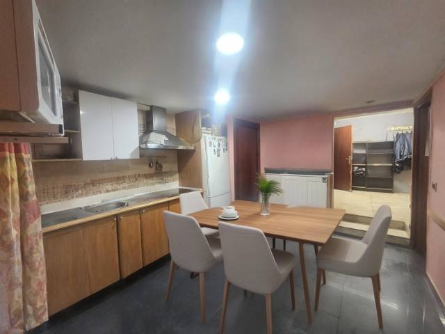 Planta baja en Venta en Calle VALENCIA en Sagrada Família