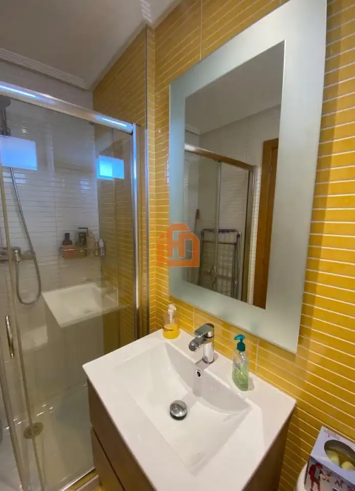 Baño de Casa adosada en venta en San Andrés del Rabanedo con Calefacción, Jardín privado y Trastero