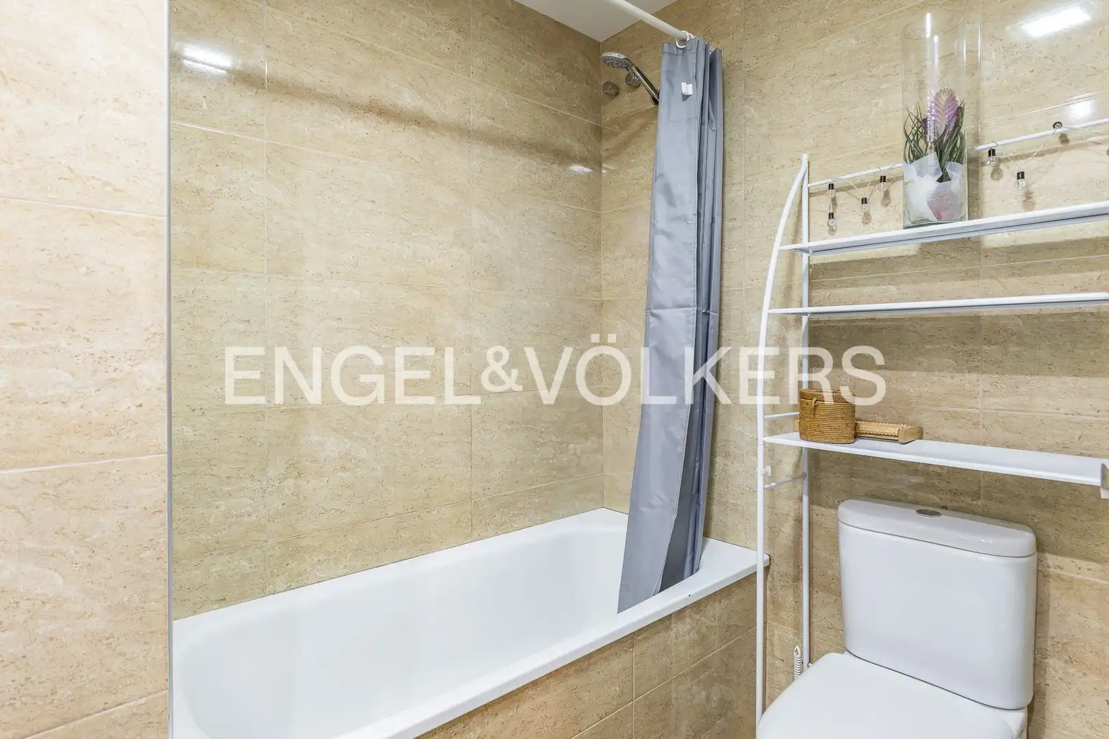 Baño de Dúplex en venta en Sant Just Desvern con Aire acondicionado, Calefacción y Jardín privado