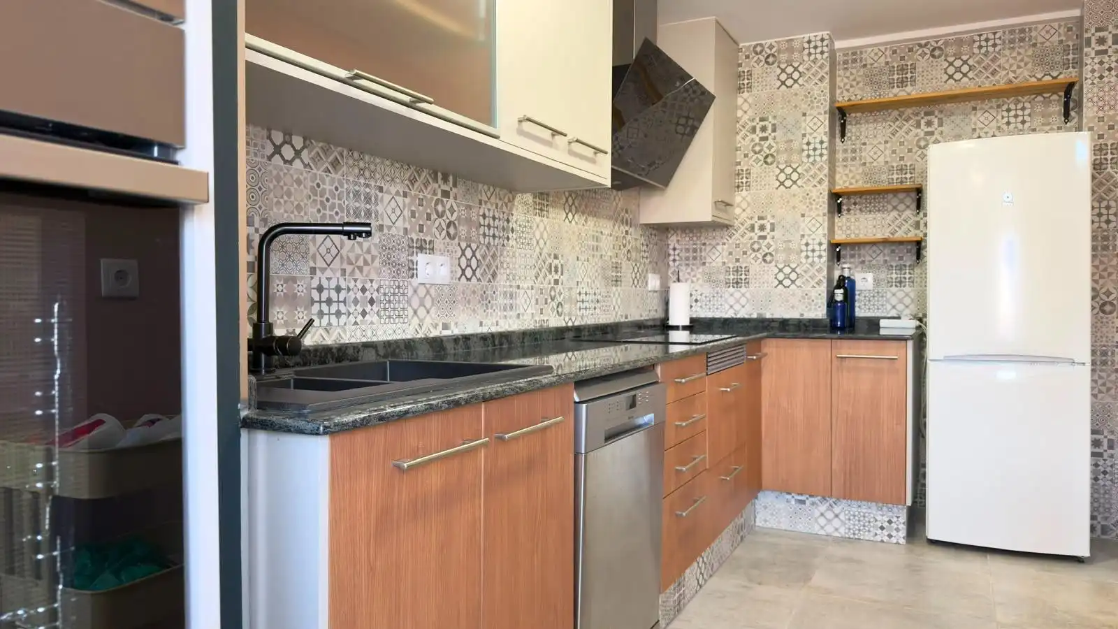 Küche von Wohnung zum Verkauf in Villajoyosa / La Vila Joiosa mit Klimaanlage, Heizung und Terrasse