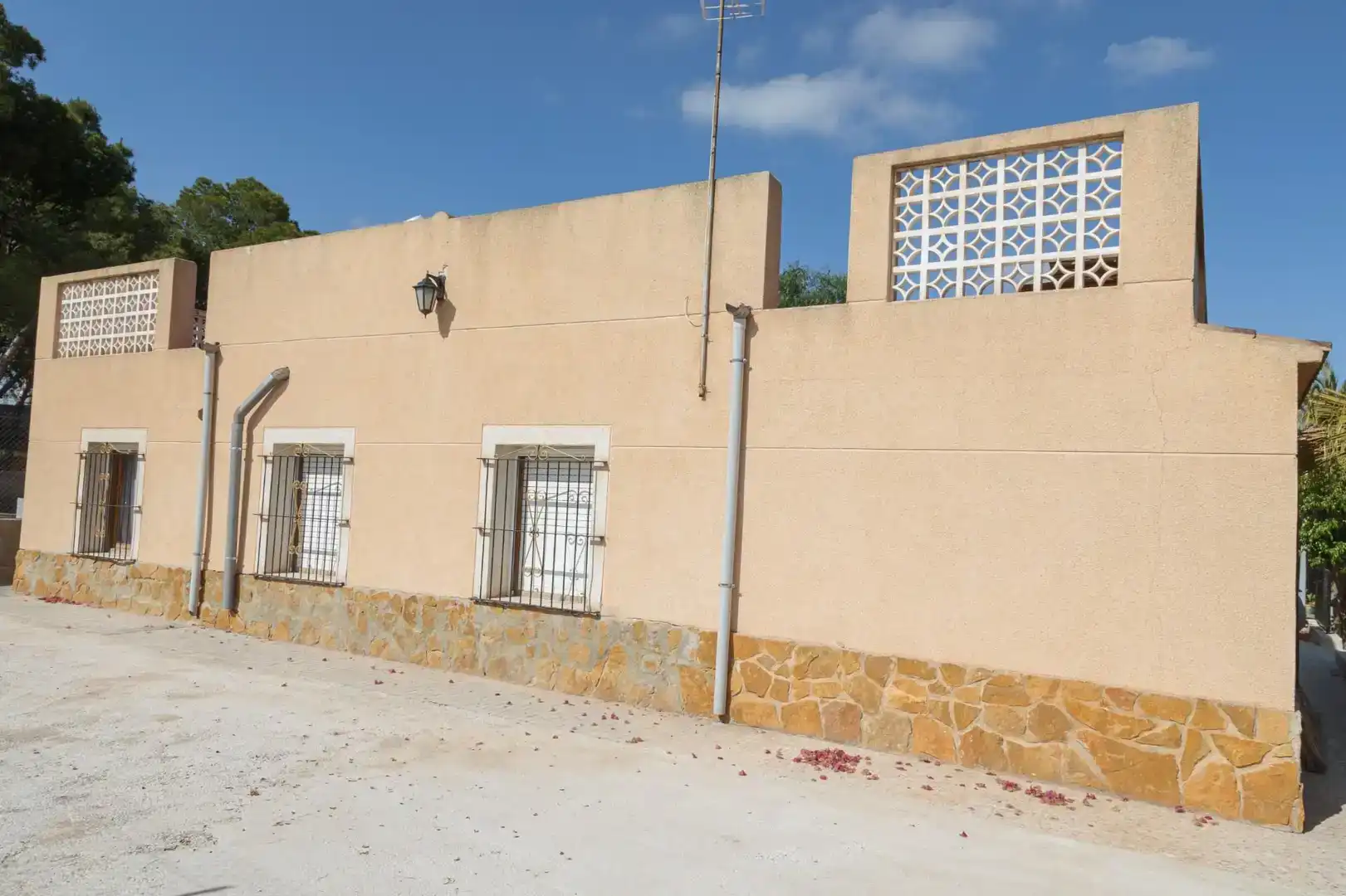 Vista exterior de Casa o xalet de lloguer en La Algoda - Matola - Llano de San José