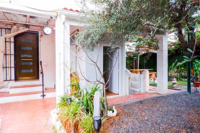 Casa adosada en Venta en Avinguda Tarragona en Can Nicolau - Les Sorres - Valparaiso