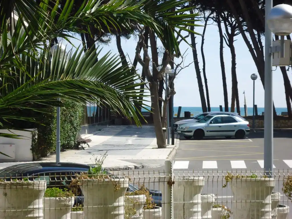 Study for rent in Vila-seca  with Air Conditioner, Heating and Private garden