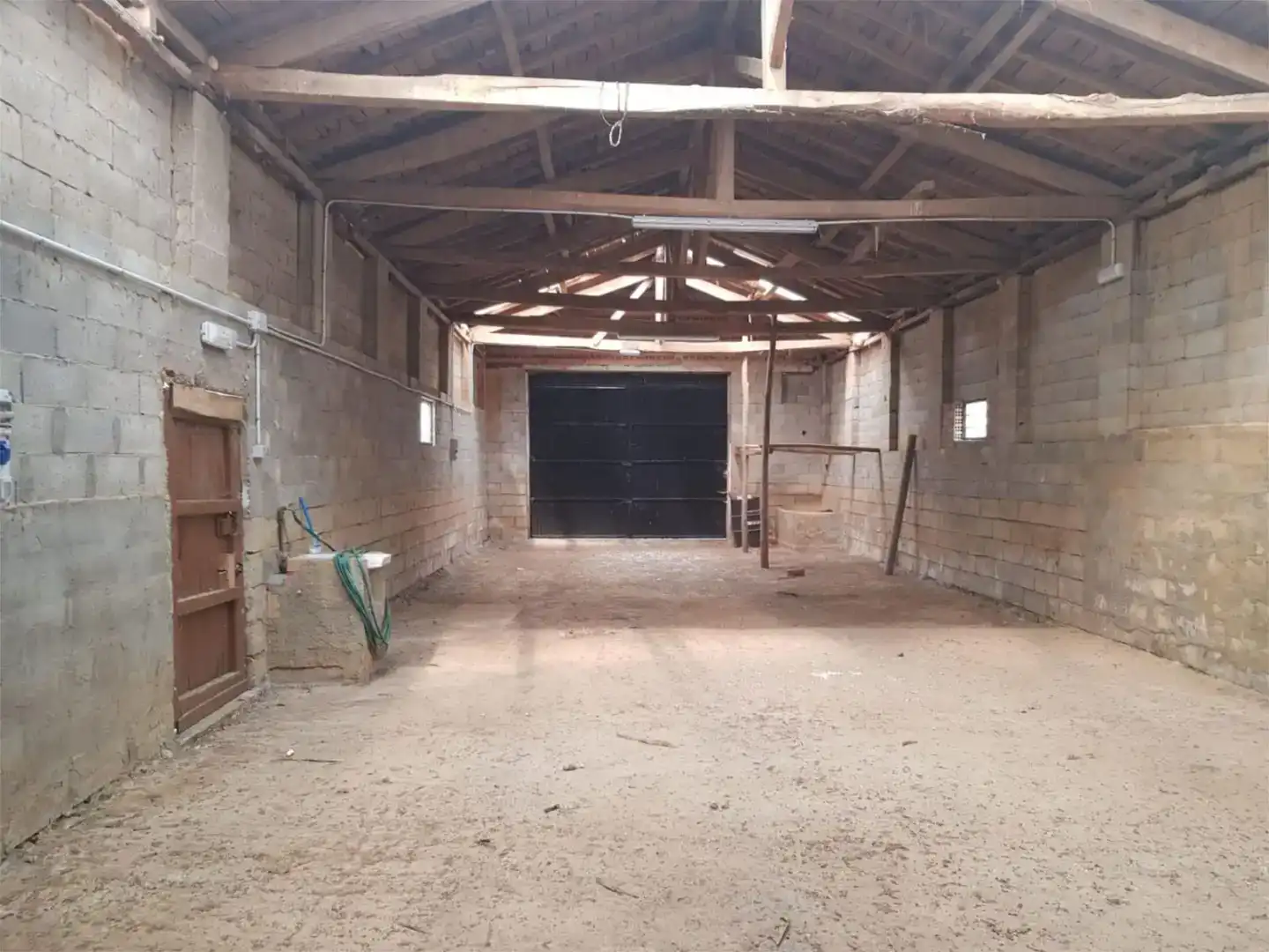Fabrikhallen zur Miete in Almanza