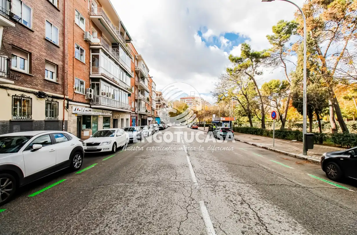 Vista exterior de Pis en venda en Madrid amb Aire condicionat, Calefacció i Terrassa