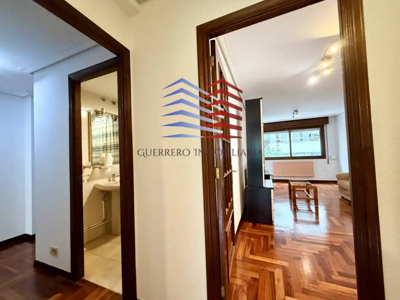 Piso de alquiler en Vigo  con Calefacción, Parquet y Terraza