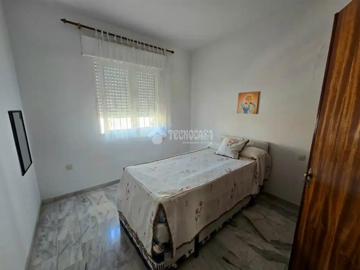 Habitación de Casa adosada en venta en Morón de la Frontera