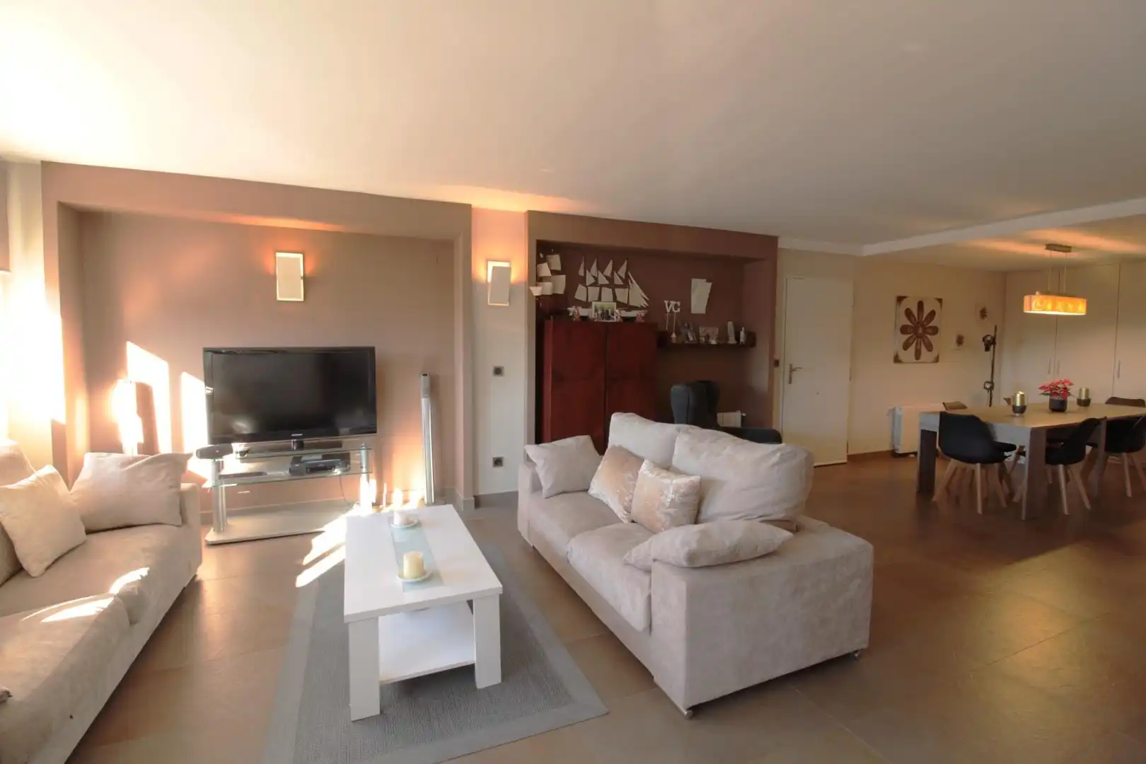 Sala d'estar de Casa o xalet en venda en Alzira amb Aire condicionat, Jardí privat i Parquet