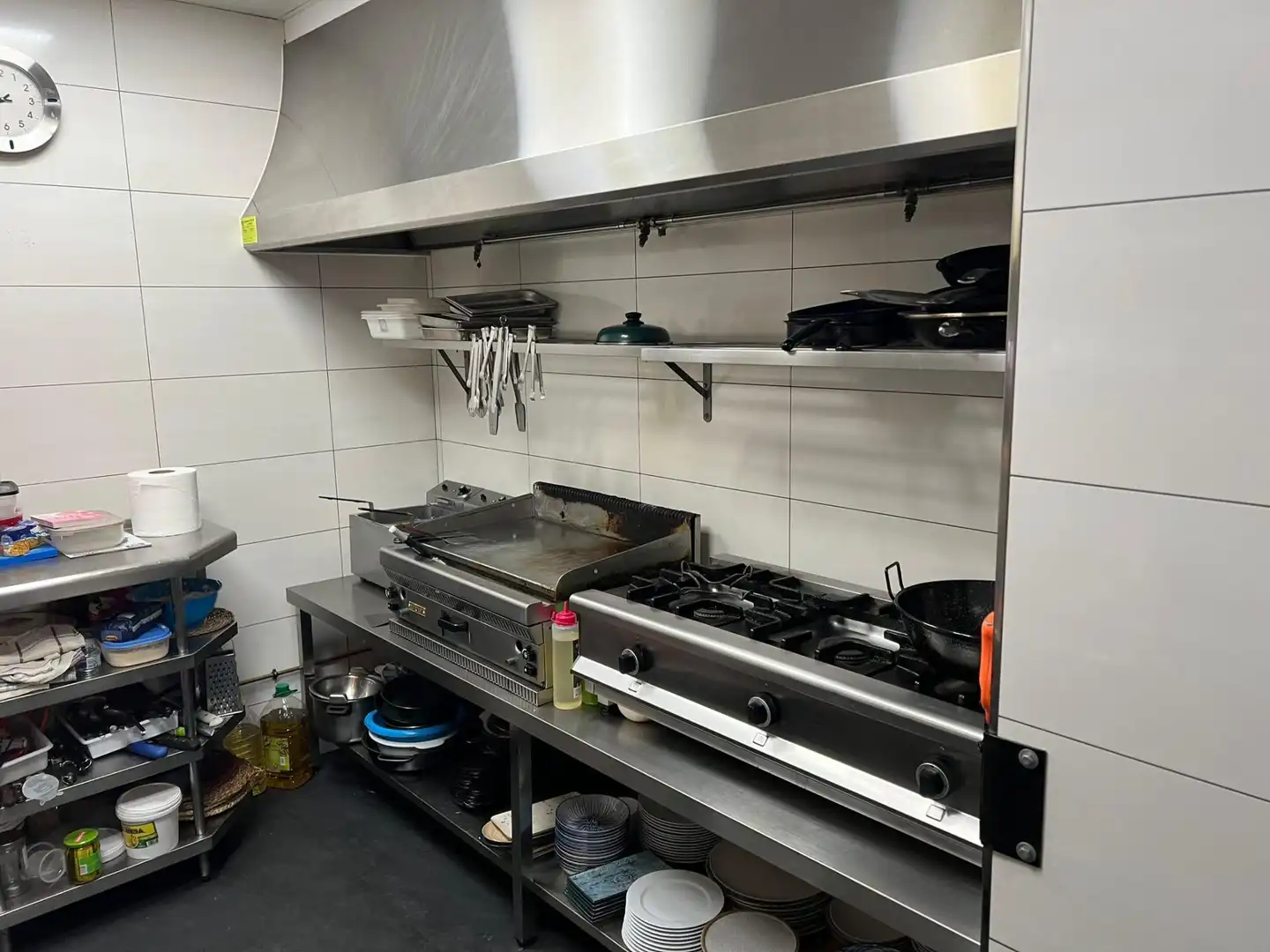 Cocina de Local de alquiler en  Valencia Capital con Aire acondicionado, Terraza y Amueblado