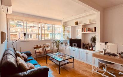 Living room of Flat for sale in  Madrid Capital  with Heating