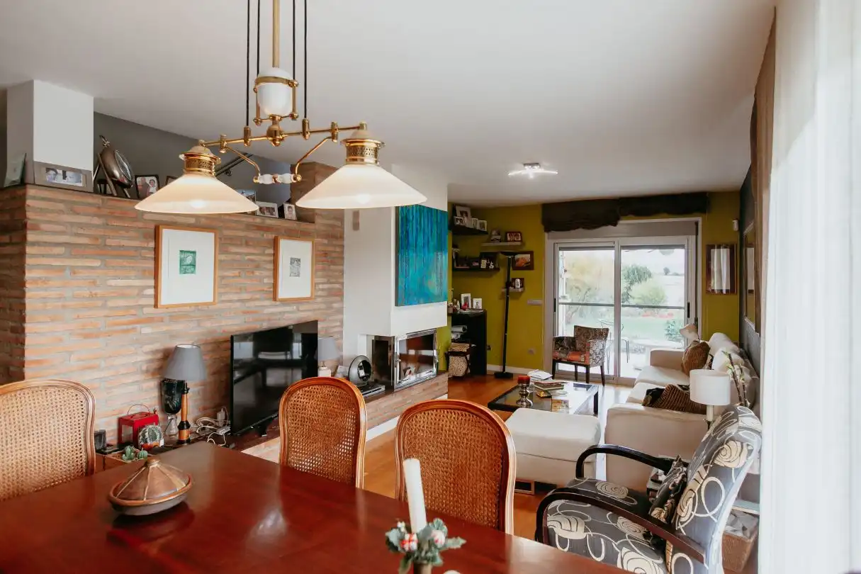 Comedor de Casa o chalet en venta en Huesca con Aire acondicionado, Calefacción y Jardín privado