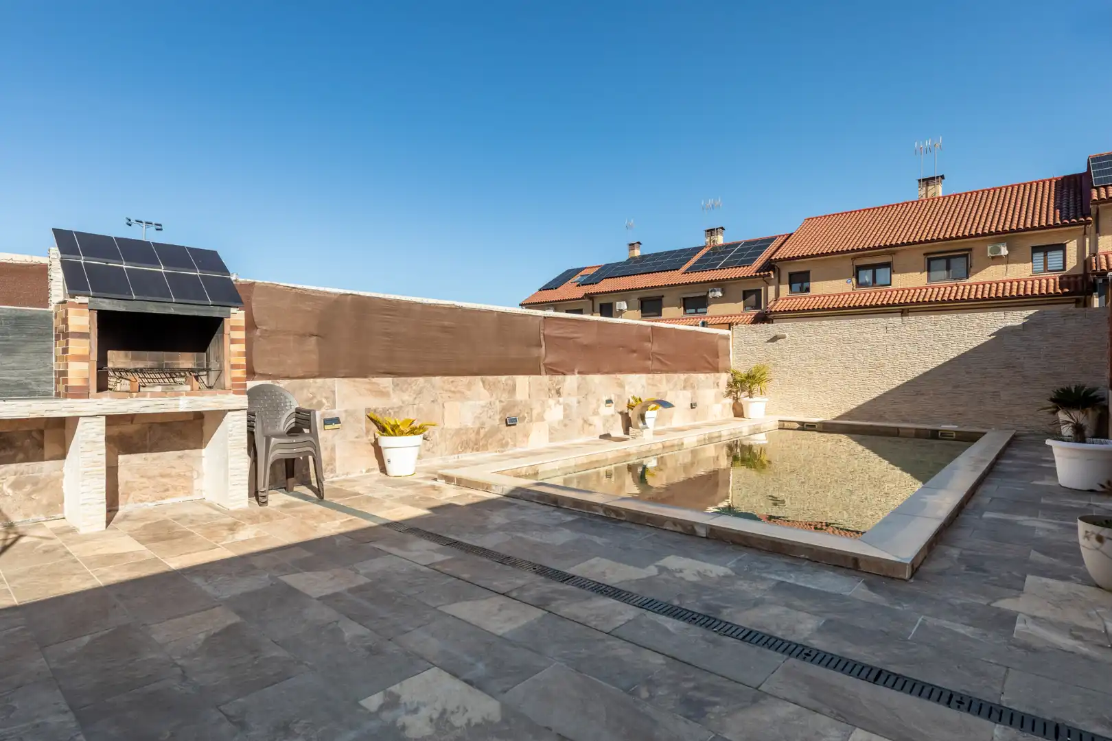Terraza de Casa adosada en venta en Navalcarnero con Calefacción, Jardín privado y Piscina