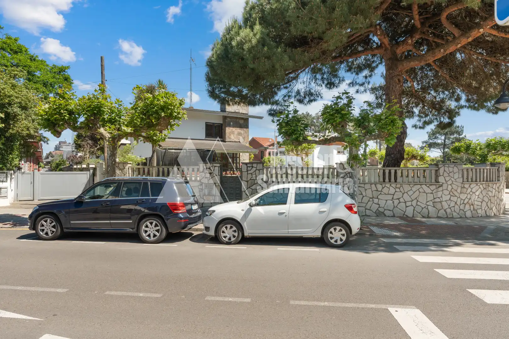 Vista exterior de Casa o chalet en venta en Castrillón con Calefacción, Jardín privado y Terraza