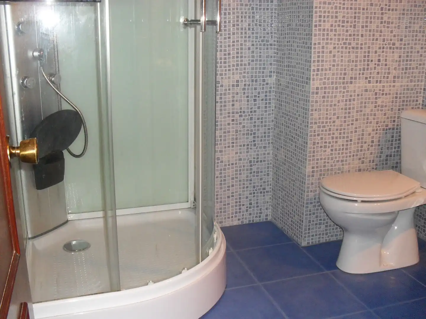 Bathroom of Flat for rent in Oviedo   with Heating, Furnished and Oven