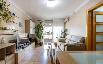 Living room of Flat for sale in Sabadell  with Air Conditioner, Heating and Balcony