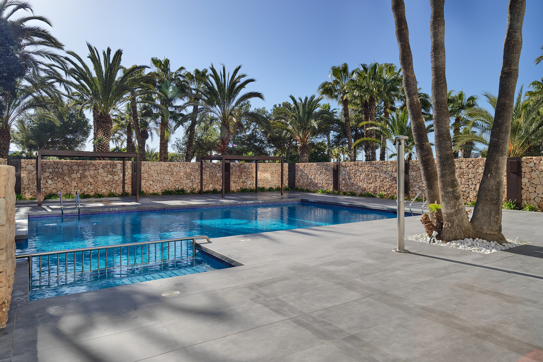 Piscina de Apartament en venda en Eivissa amb Aire condicionat, Calefacció i Terrassa