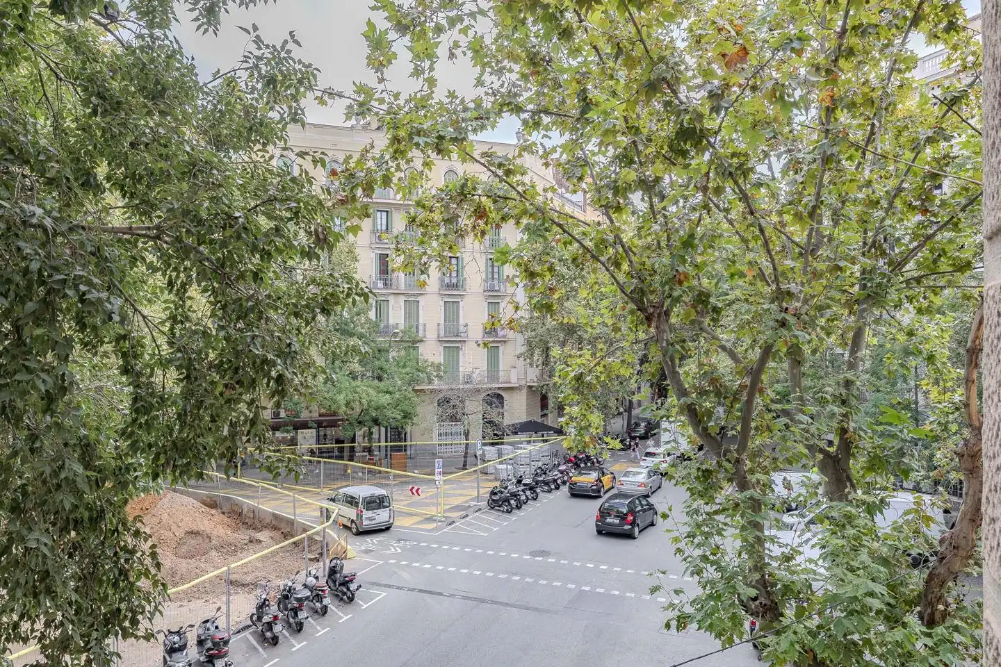 Wohnung zum Verkauf in calle de Viladomat, imagen 2