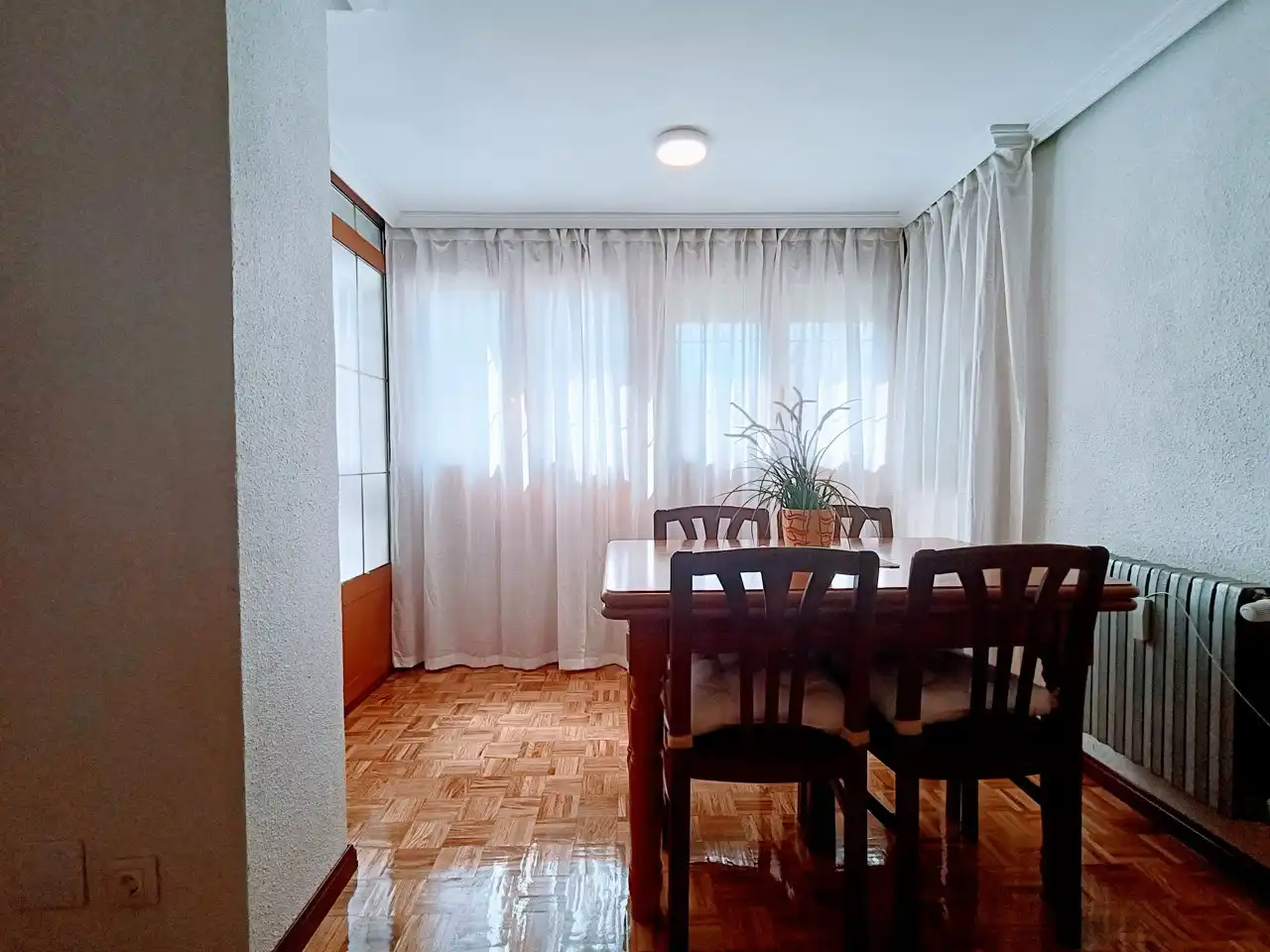 Comedor de Piso de alquiler en Madrid con Aire acondicionado, Calefacción y Parquet