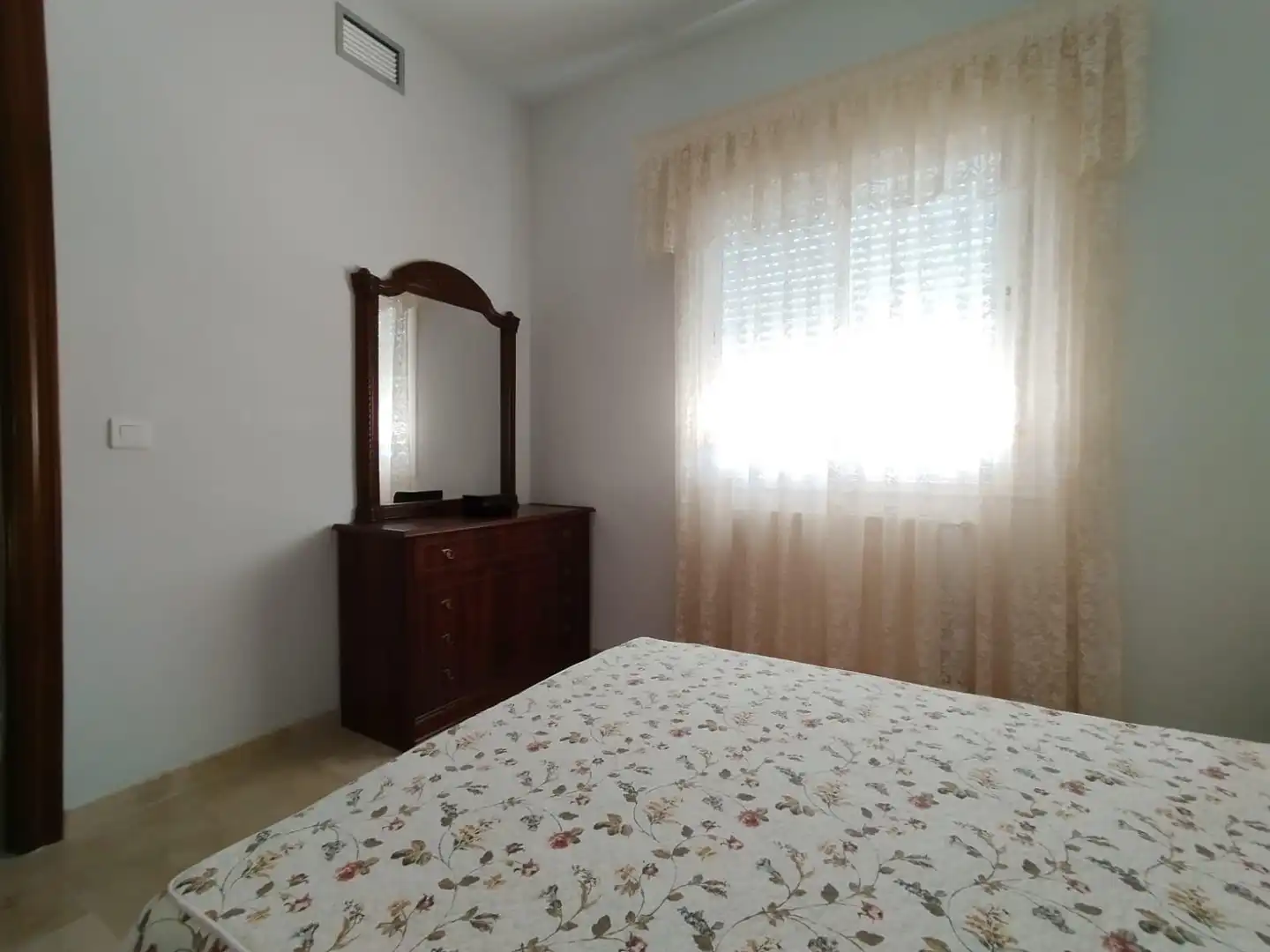 Dormitori de Casa o xalet en venda en Cáceres amb Aire condicionat, Calefacció i Jardí privat