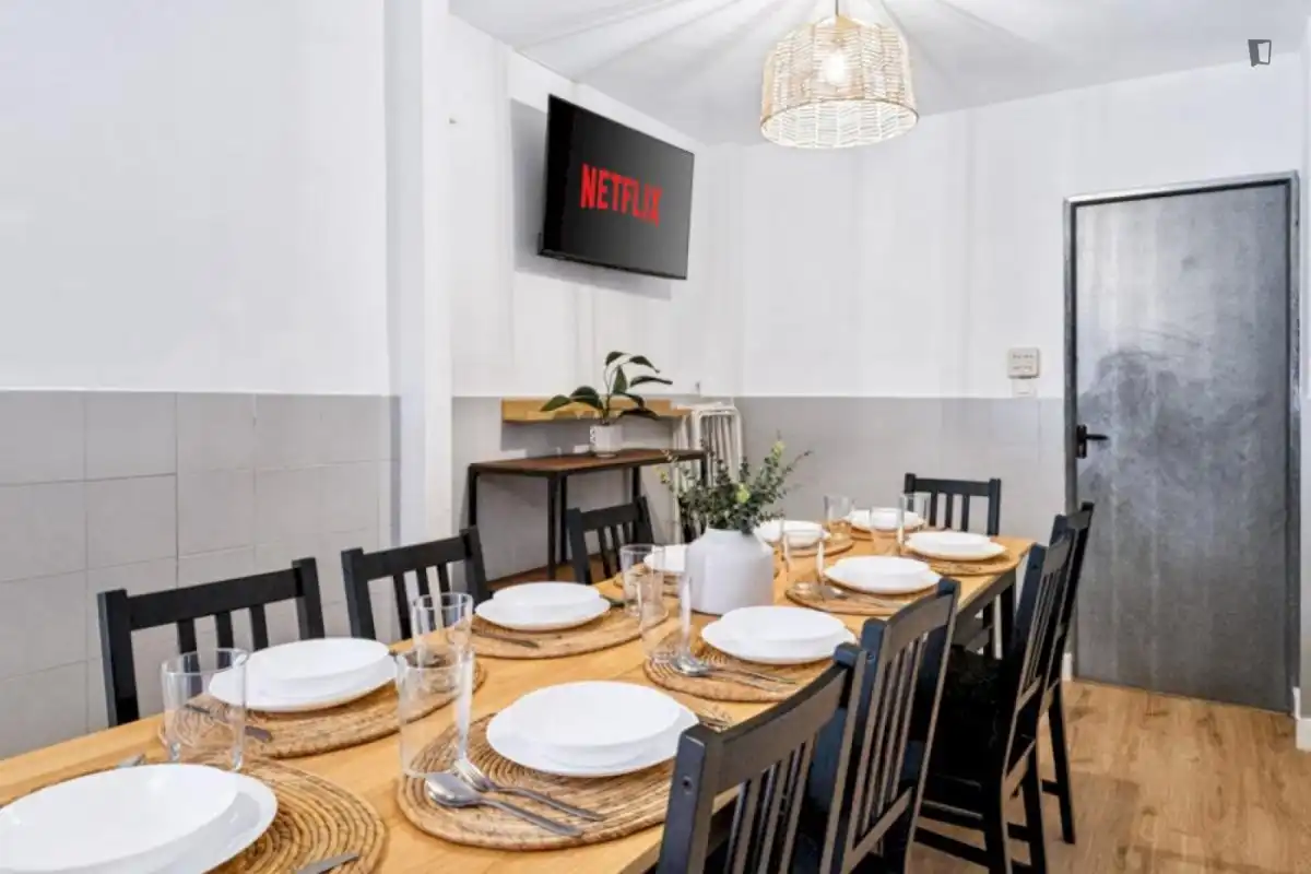 Comedor de Casa o chalet para compartir en Madrid con Calefacción, Amueblado y Horno