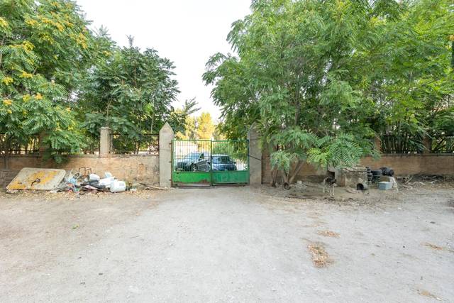 Terreno residencial en Venta en Calle de Granada de Iznalloz en Iznalloz