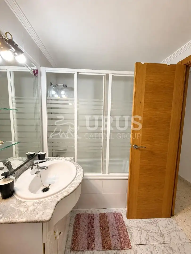 Piso en venta en CENTRO DE SALUD, Poniente-Norte - Miralbaida - Parque Azahara