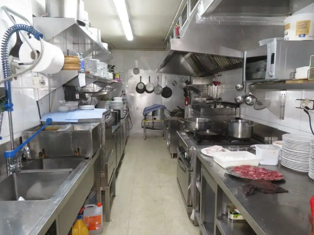 Cocina de Local en traspaso en Sant Andreu de la Barca con Aire acondicionado, Calefacción y Terraza