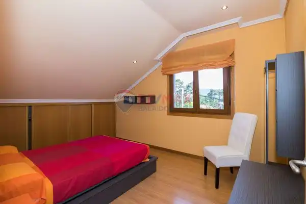 Dormitori de Casa o xalet en venda en A Guarda   amb Calefacció, Jardí privat i Parquet