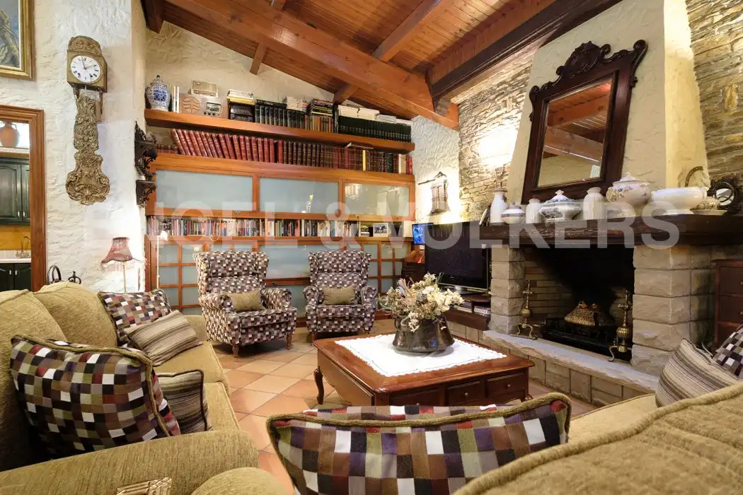 Sala d'estar de Casa o xalet en venda en Balaguer amb Jardí privat, Parquet i Piscina