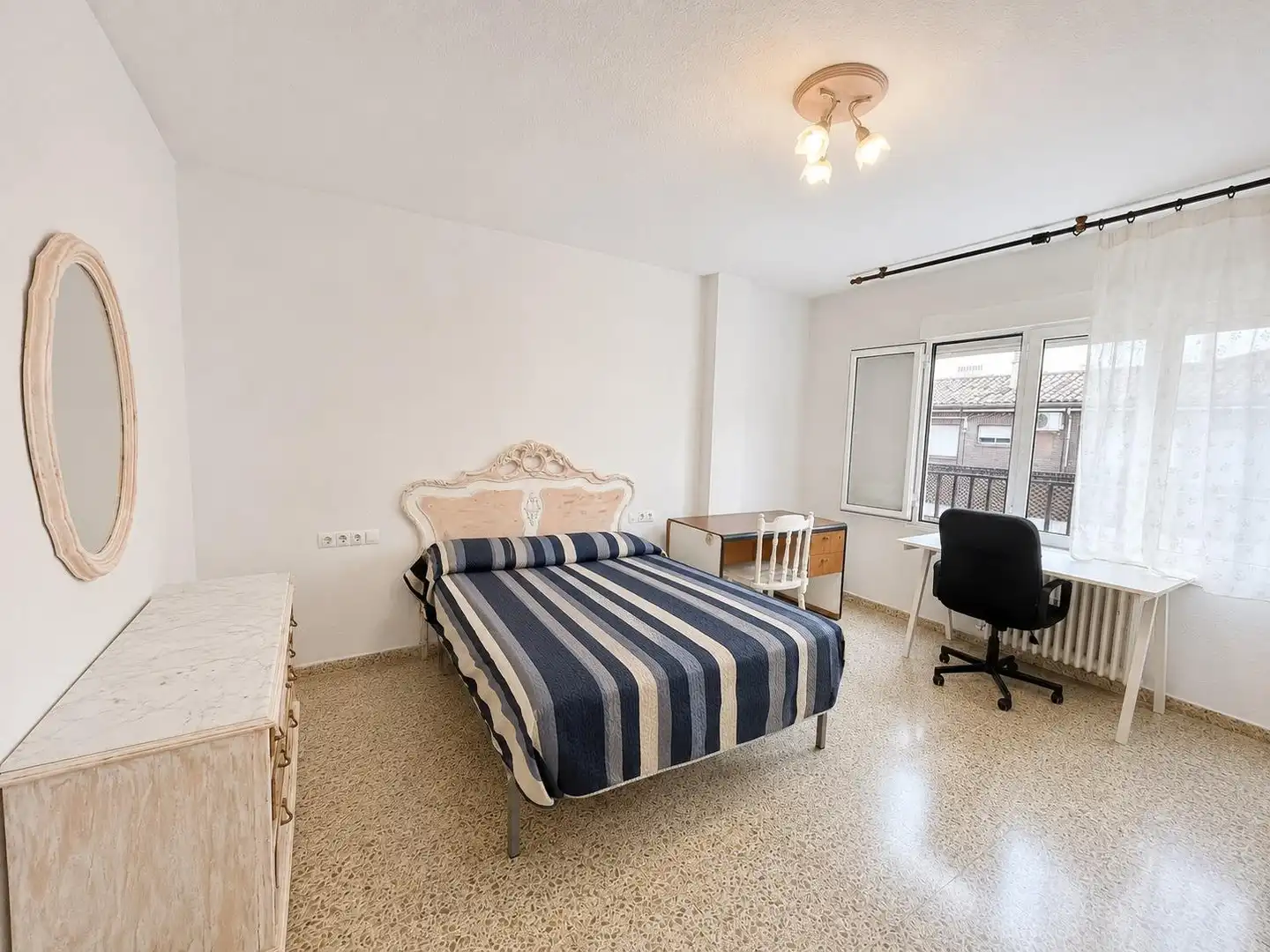 Bedroom of Flat for rent in Granada  with Furnished and Balcony