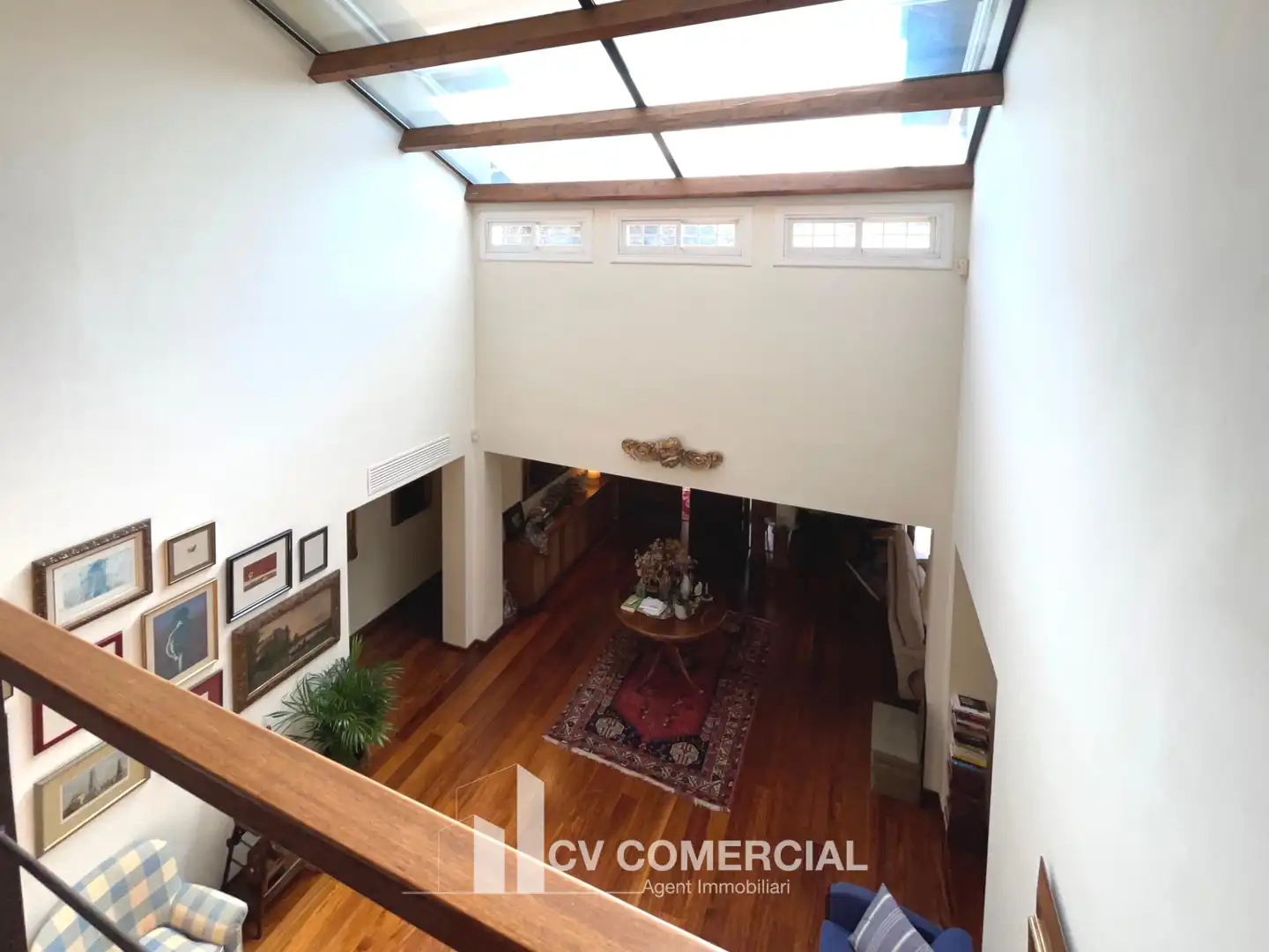 Sala d'estar de Casa o xalet en venda en Sant Cugat del Vallès amb Aire condicionat, Calefacció i Jardí privat