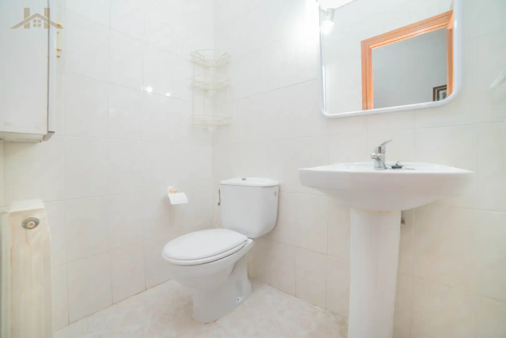 Baño de Casa adosada en venta en El Tiemblo  con Aire acondicionado, Calefacción y Jardín privado