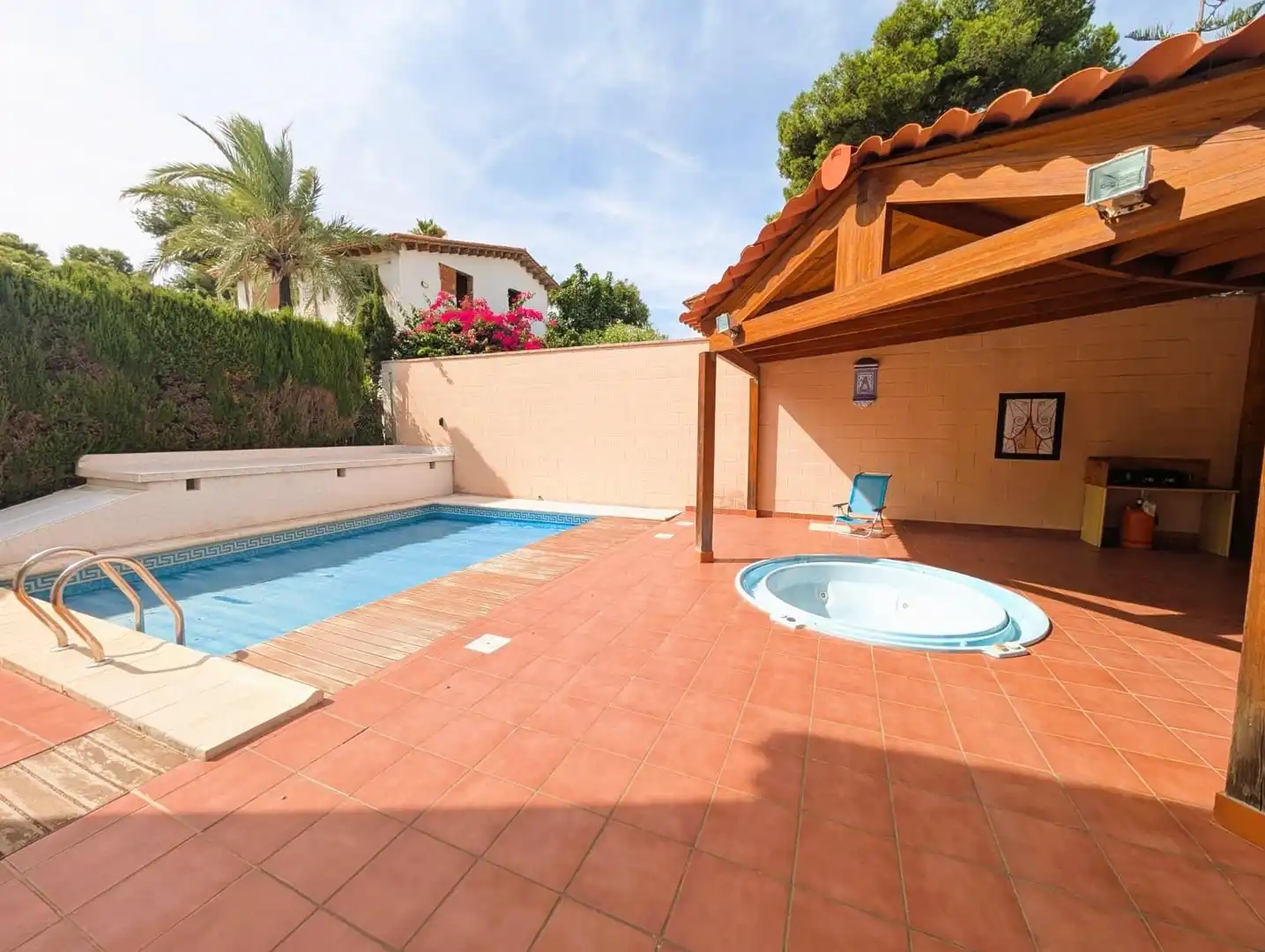 Schwimmbecken von Haus oder Chalet zum Verkauf in Gandia mit Heizung, Privatgarten und Terrasse