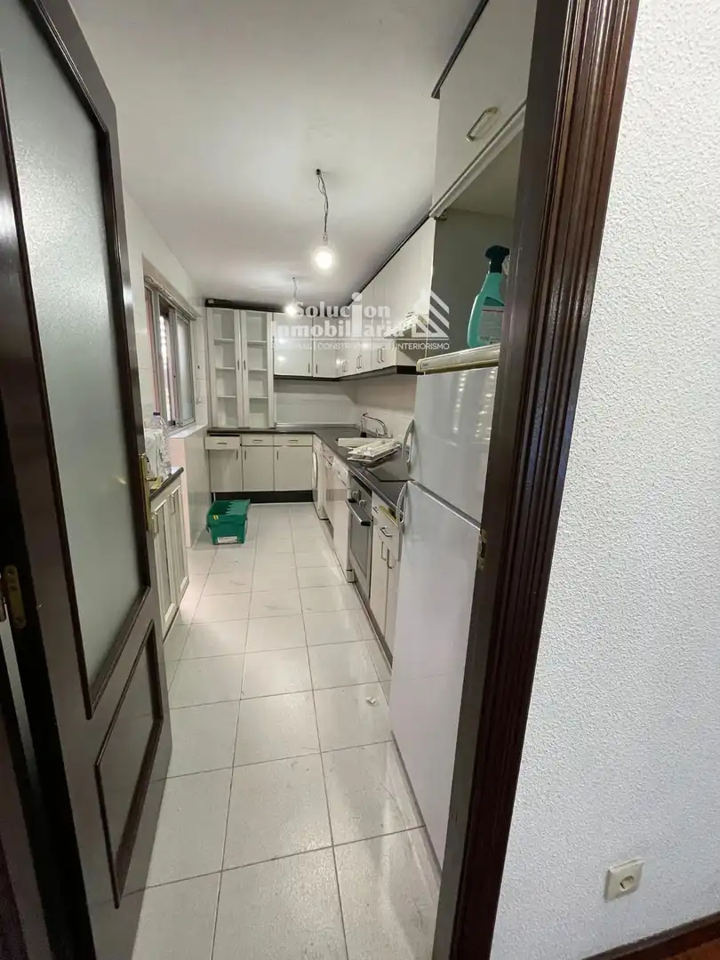 Cocina de Piso en venta en Salamanca con Calefacción, Terraza y Trastero