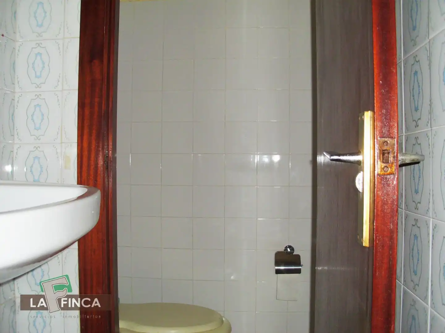 Badezimmer von Büro zum Verkauf in Oviedo 
