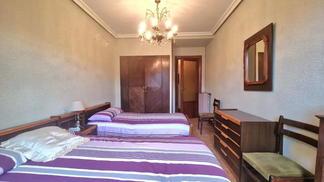 Habitación de Piso en venta en Donostia - San Sebastián  con Calefacción y Balcón
