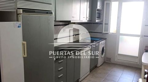 Foto 2 de Piso en venta en Avenida Alcalde Antonio García de Quirós, Bahia Luz - La Forestal, Rota
