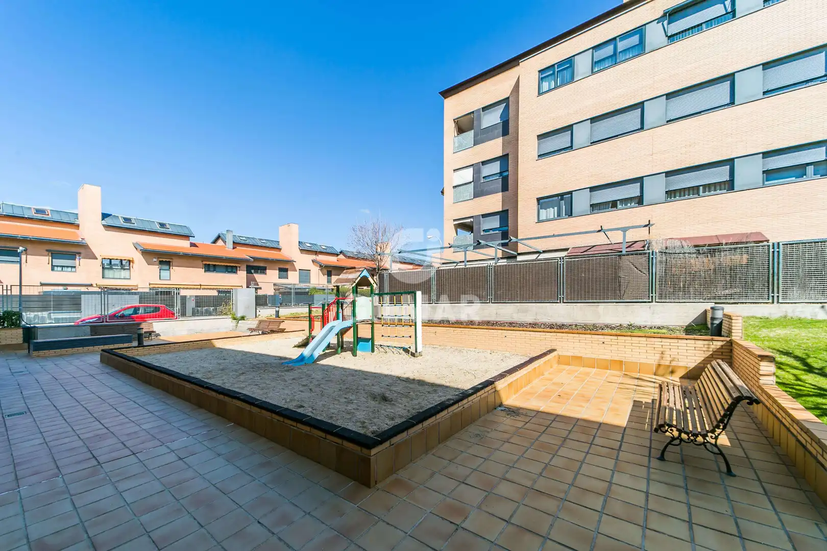 Terrassa de Planta baixa en venda en Boadilla del Monte amb Calefacció, Jardí privat i Traster