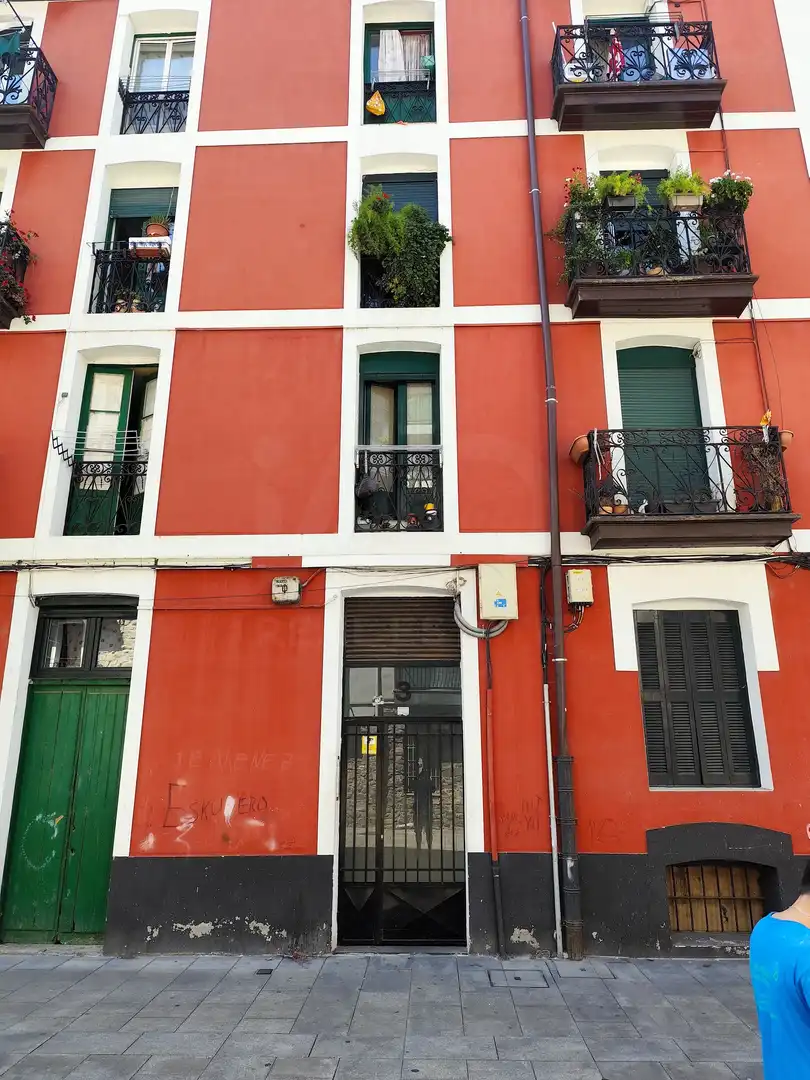 Vista exterior de Pis en venda en Beasain amb Calefacció