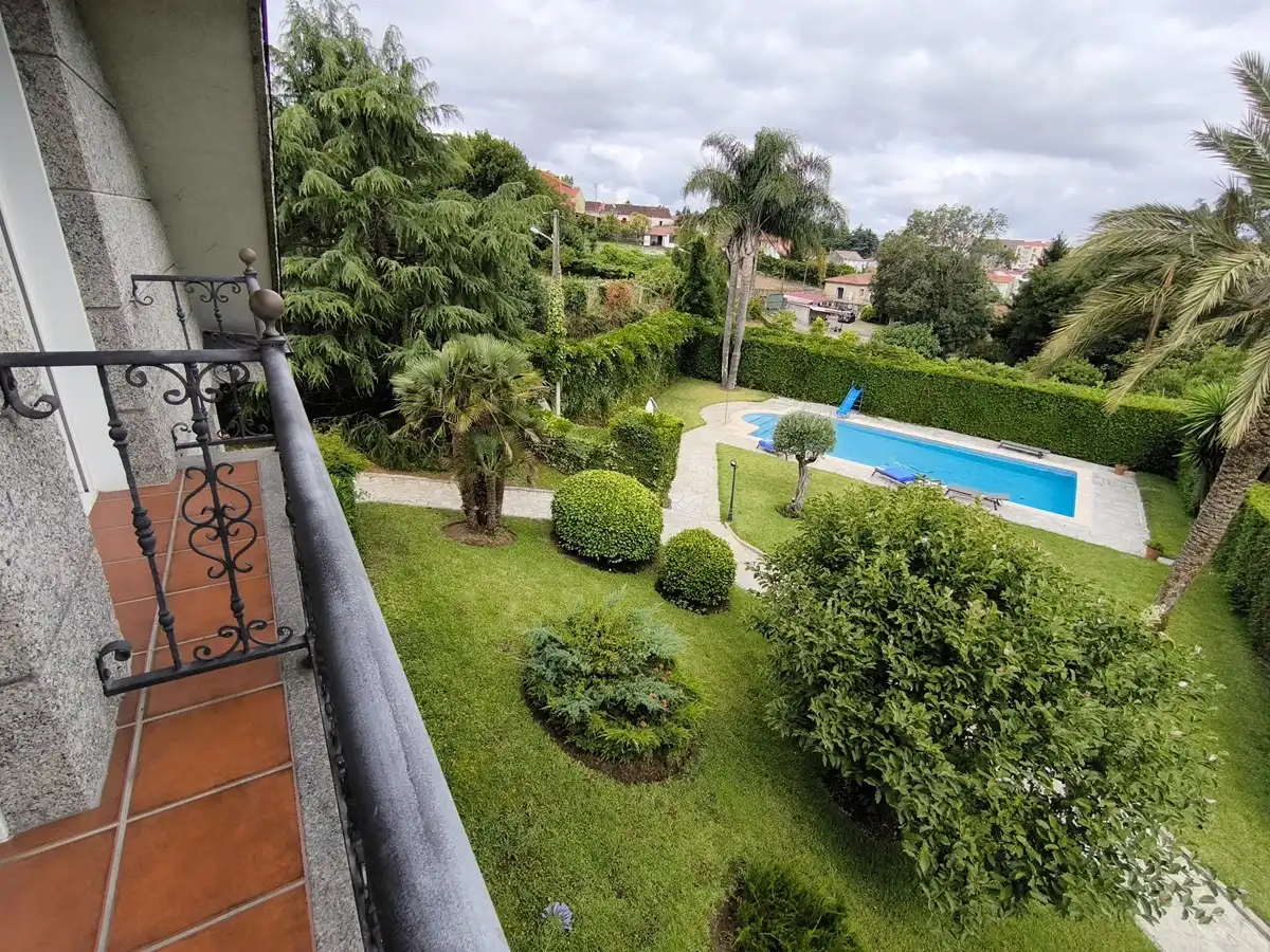 Jardín de Casa o chalet en venta en Vilagarcía de Arousa con Calefacción, Jardín privado y Parquet