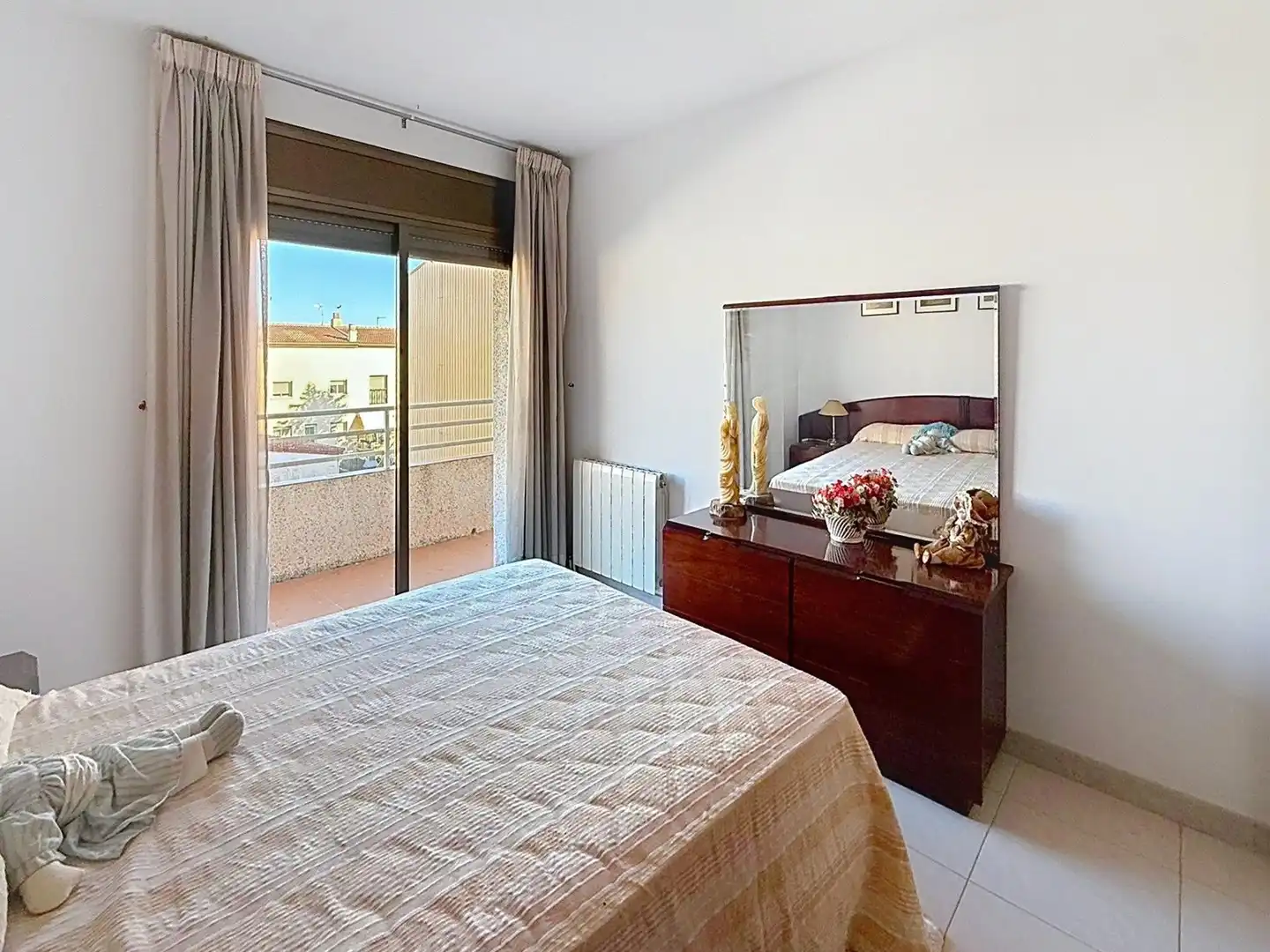 Habitación de Casa adosada en venta en Vilanova i la Geltrú con Terraza y Balcón